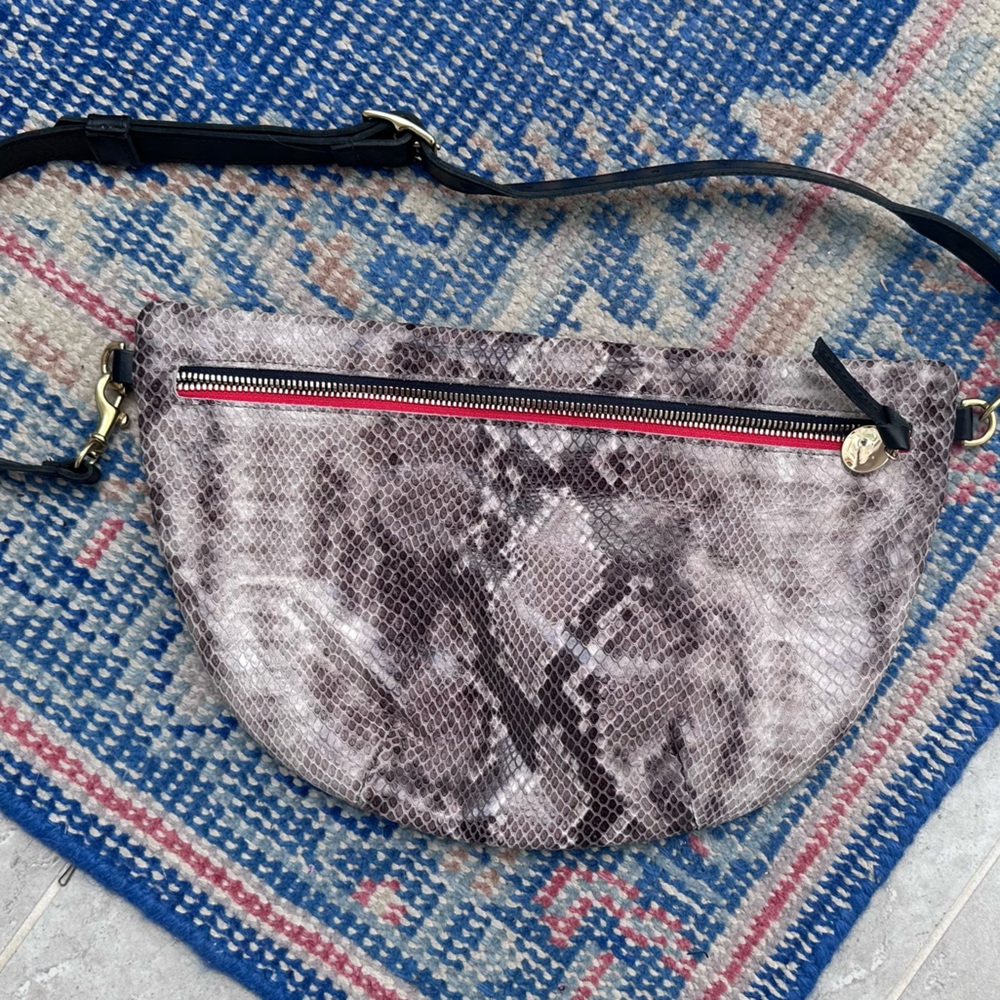 BNWOT Clare v grande Fanny snakeskin leather